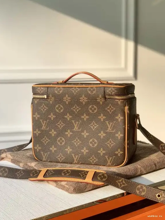 WIS BAG TOILETRY LOUIS VUITTON 0520